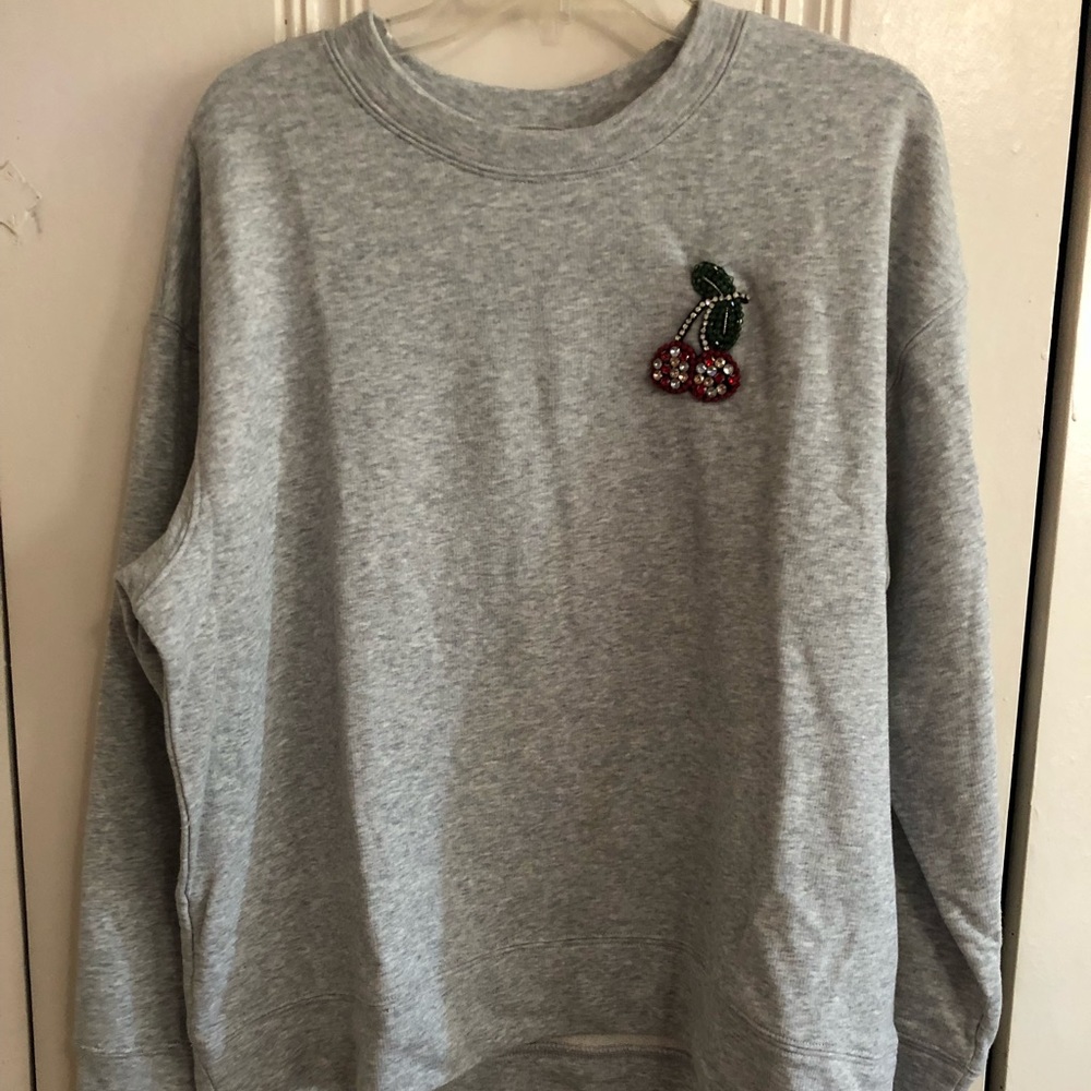 H&M gray sweater  🍒